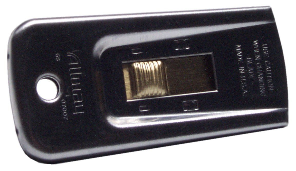 PUSH BUTTON BLADE HOLDER